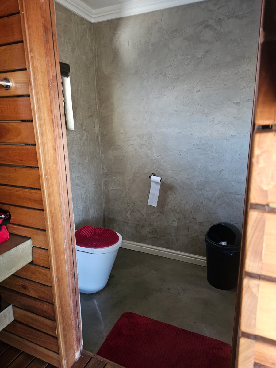 5 Bedroom Property for Sale in Gonubie North Eastern Cape